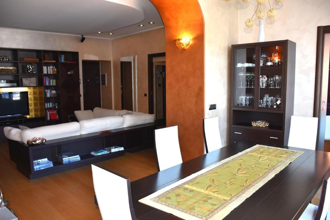 Bellagio Lakeside Apartment ภายนอก รูปภาพ